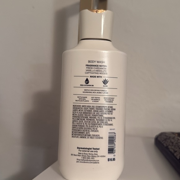 New Bath and Body Works Vanilla Romance Body Wash and Body Butter - Picture 2 of 6